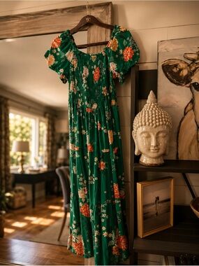 Green Floral Puff-Sleeve Maxi Dress